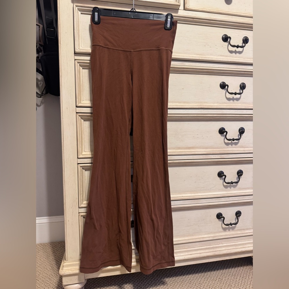 aritzia/tnAction flare leggings